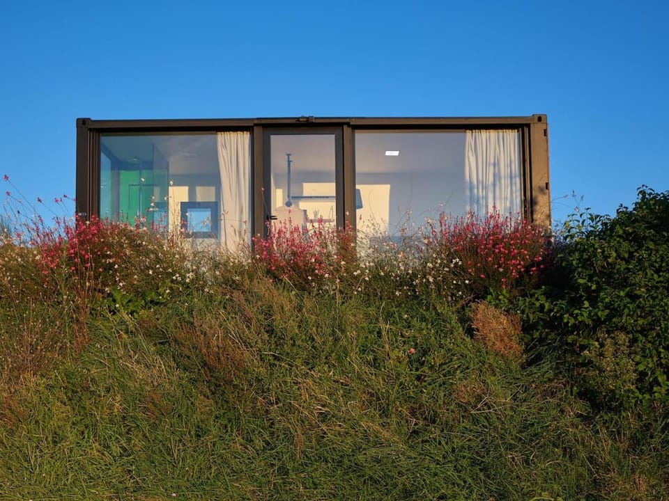 Respiro Glamping Private Retreat with Hot Tub House in Emilia-Romagna