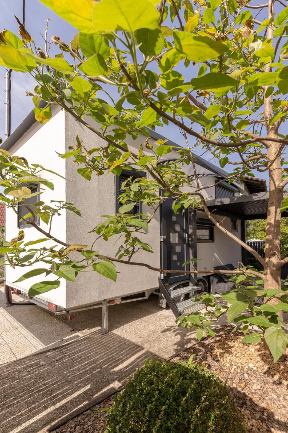 Property building, Day, Garden, Garden view
