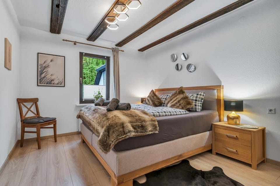 Bed, Photo of the whole room, Bedroom