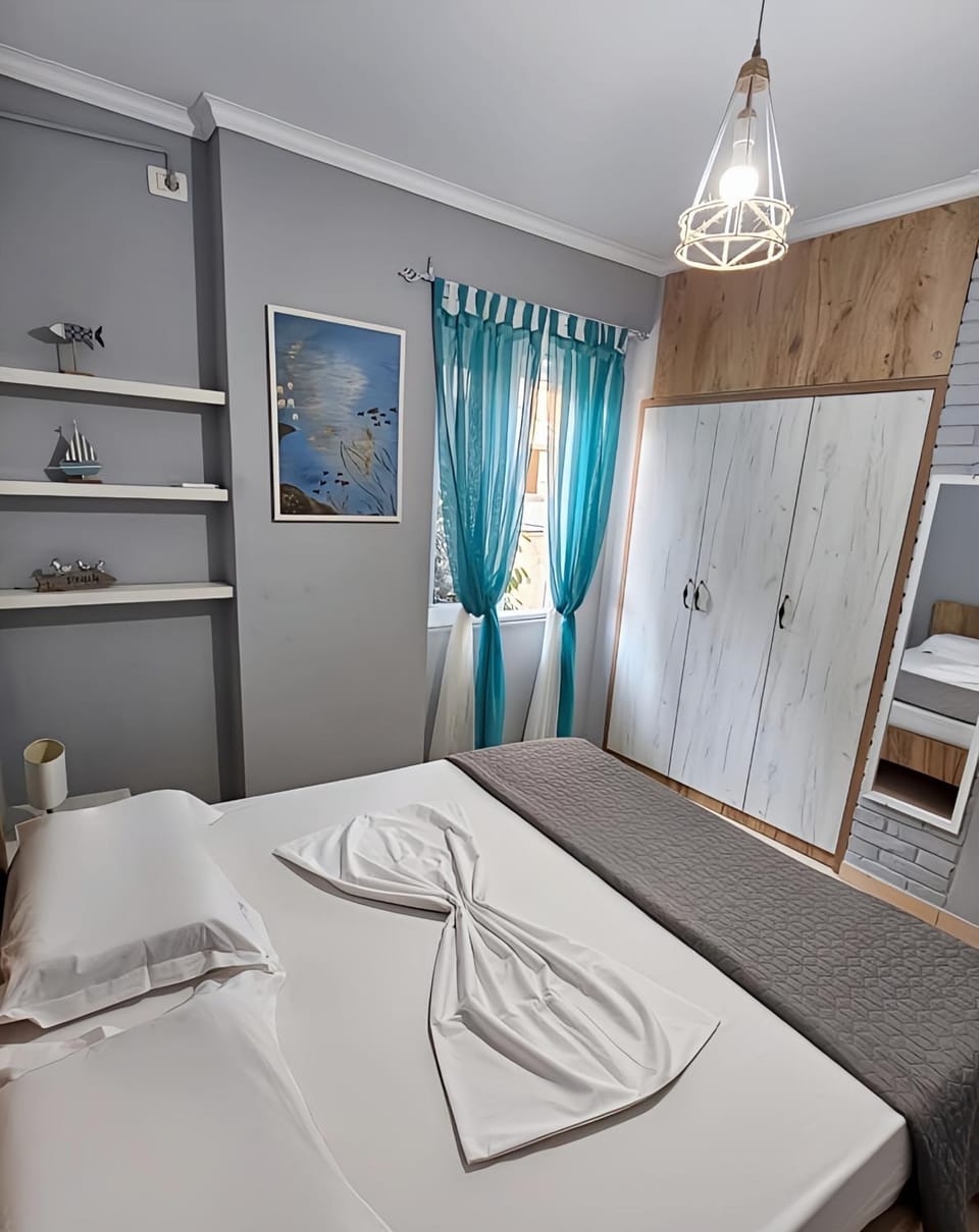 Bed, Photo of the whole room, Bedroom, towels, wardrobe