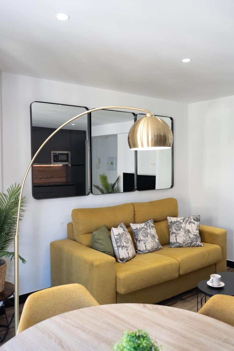 TV and multimedia, Living room, Seating area