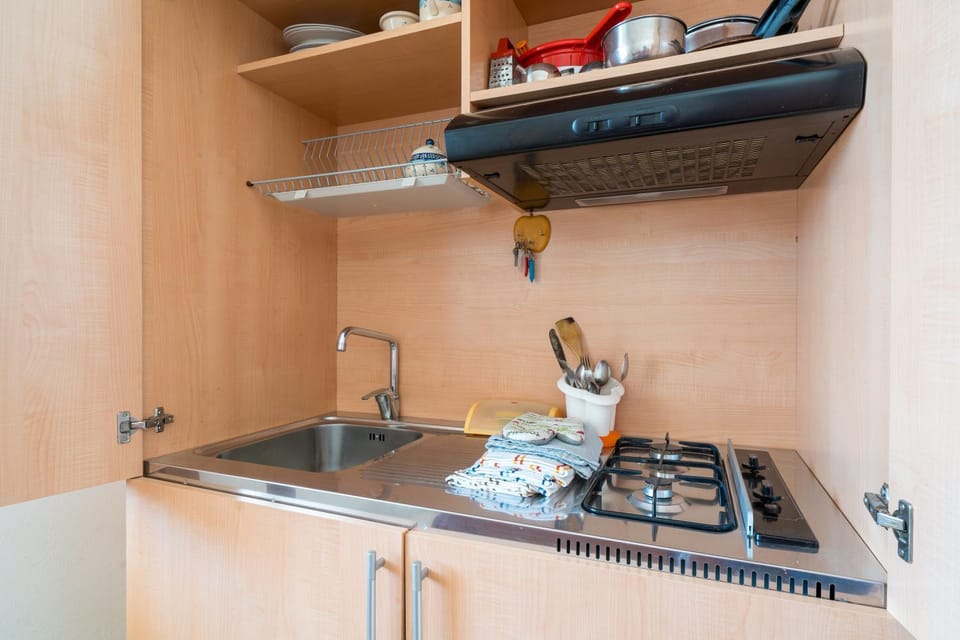 Kitchen or kitchenette, Living room