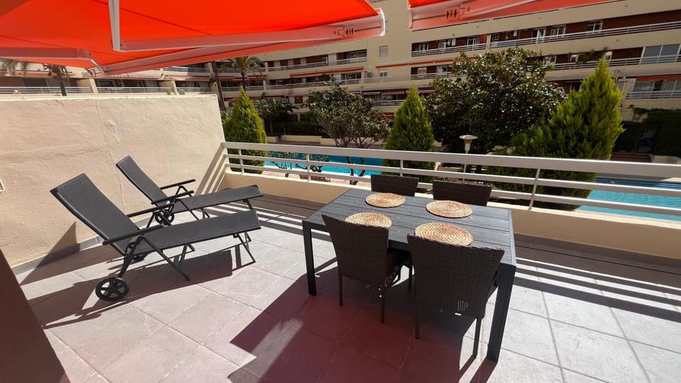 View (from property/room), Pool view, Swimming pool, sunbed