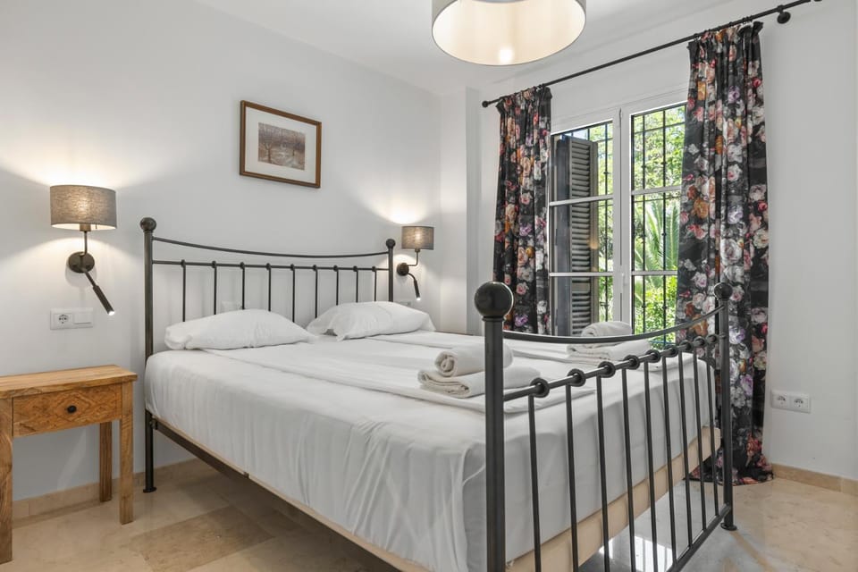 Bed, Other, Bedroom