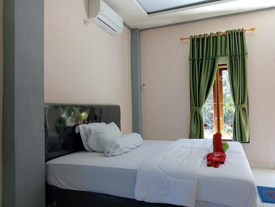 Yusilver Guest House Bed and Breakfast in Indonesia