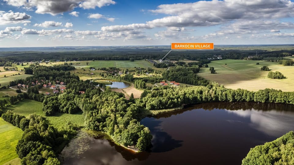 Nearby landmark, Bird's eye view