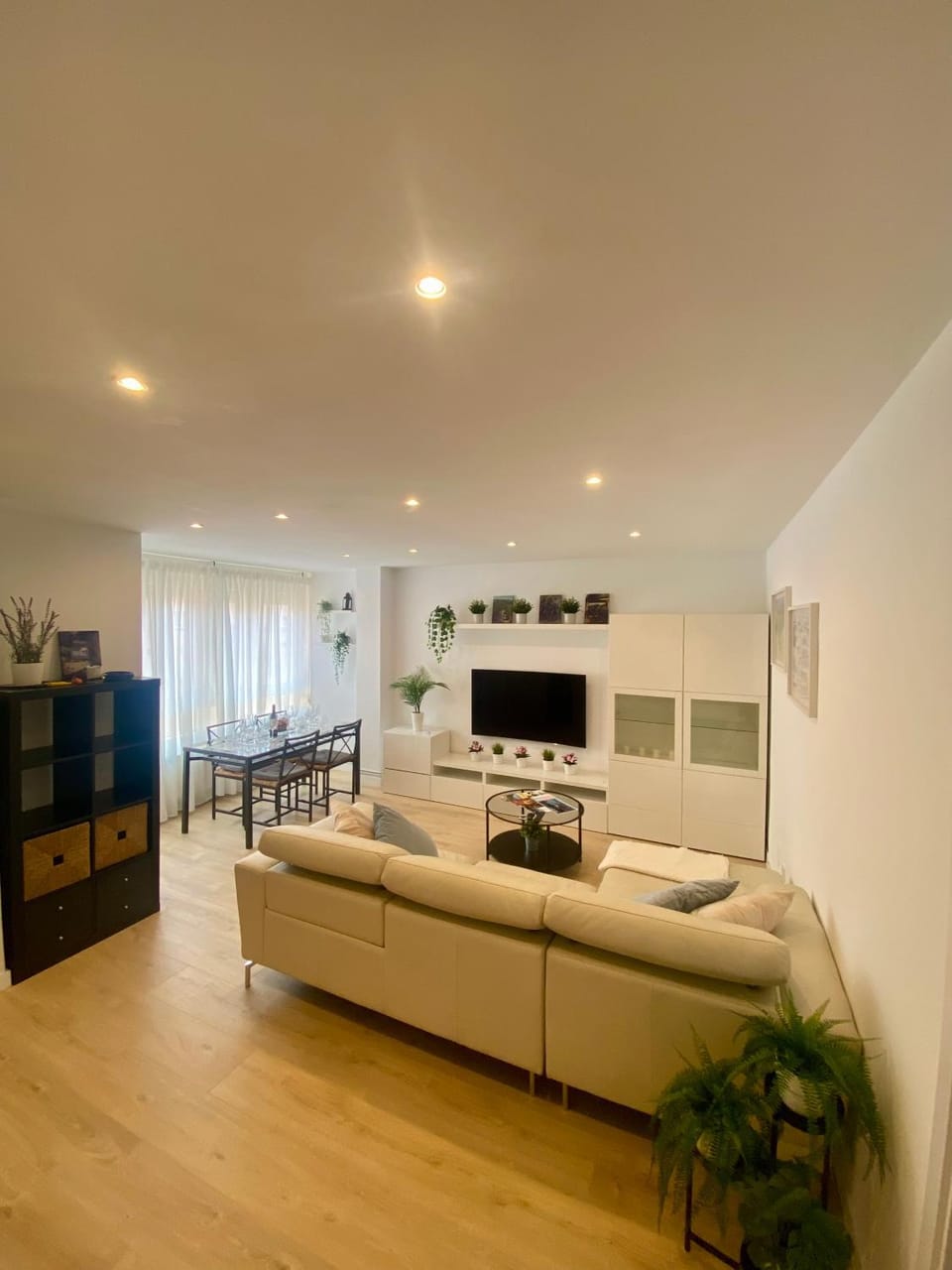 Communal lounge/ TV room