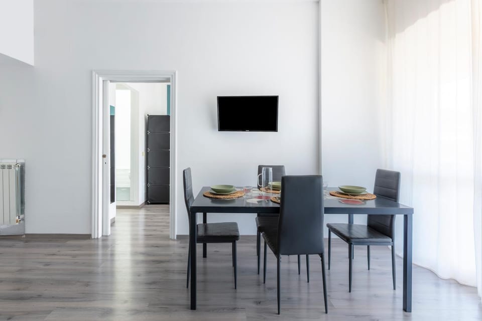 Seating area, Dining area
