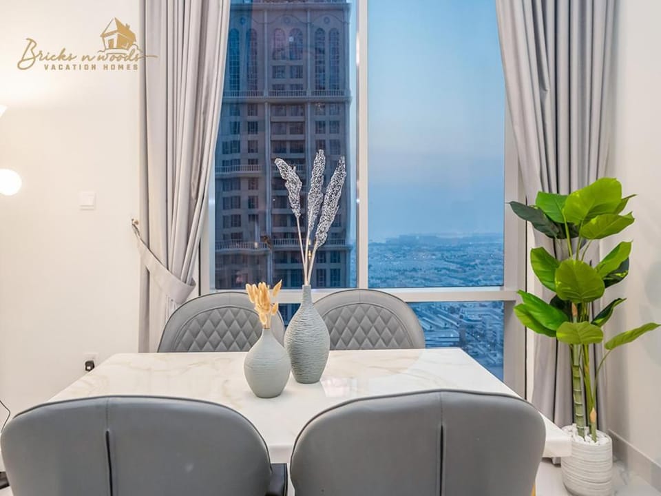 Modern High Floor Canal View1 BHK Apartment in Dubai