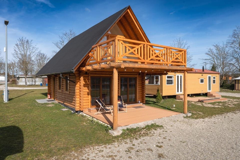 Hotel & Camping Reich am Schnackensee Bed and Breakfast in Gunzenhausen