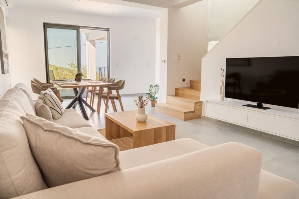 TV and multimedia, Living room, Dining area