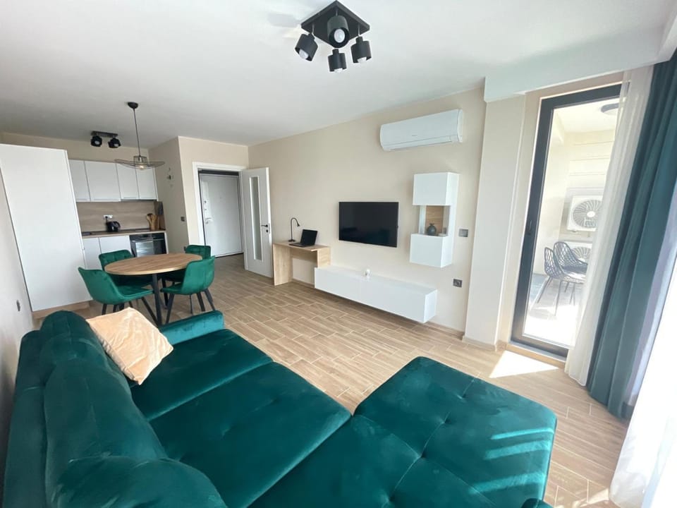 Modern 1BR Apart FREE Parking with Hill View Apartment in Plovdiv