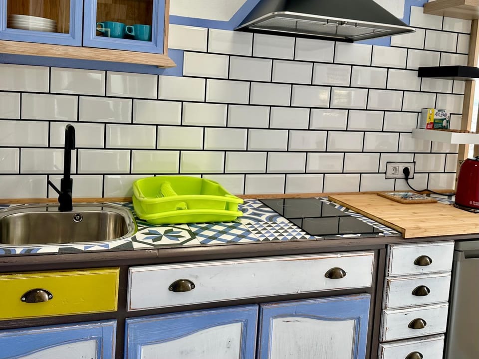 Kitchen or kitchenette, stove