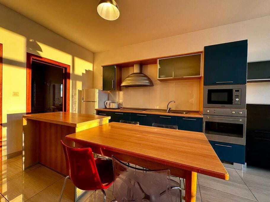 Lovely Penthouse off the Marina Apartment in Malta