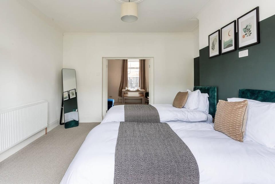 Homey 4 BR near the city House in Gateshead