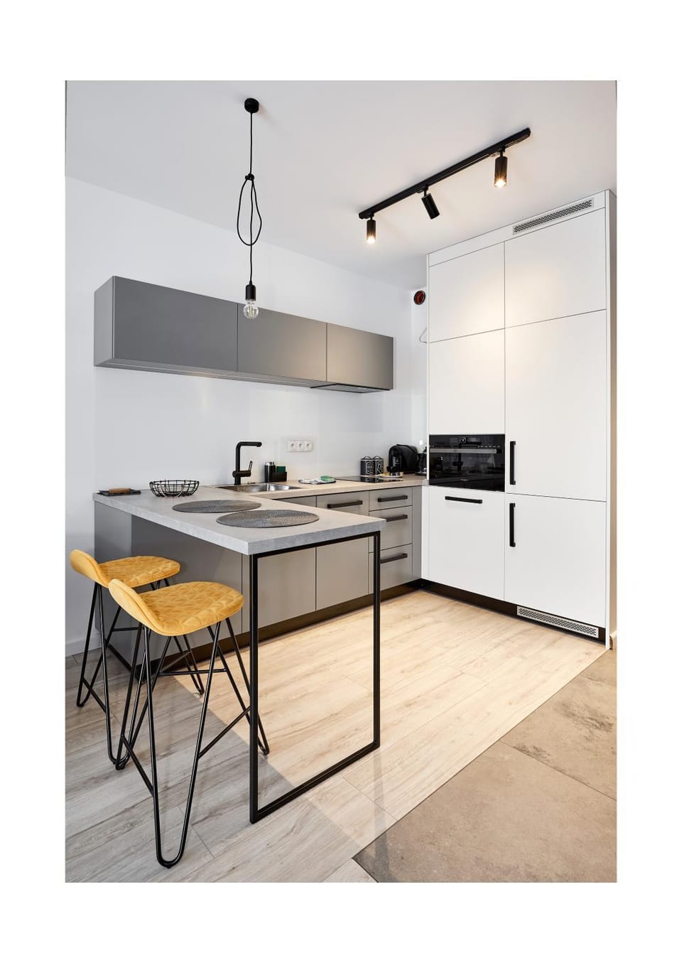 Kitchen or kitchenette, Dining area, dishwasher, oven, stove