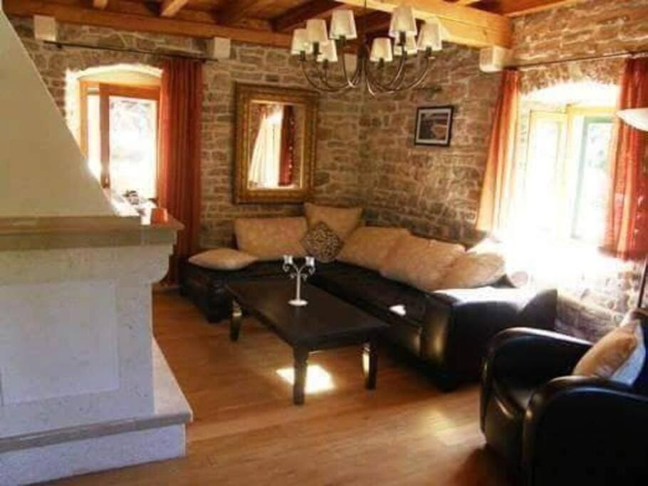 Stone house Mornar near beach Villa in Split-Dalmatia County