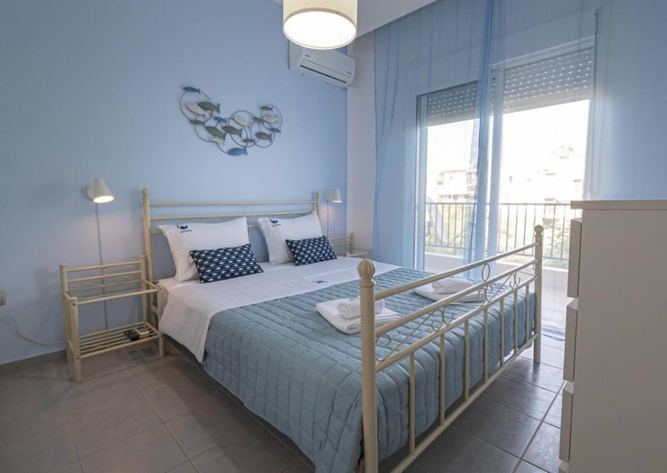 Sandra Seafront Apartment by RentalsPro Services - Nea Moudania Apartment in Halkidiki