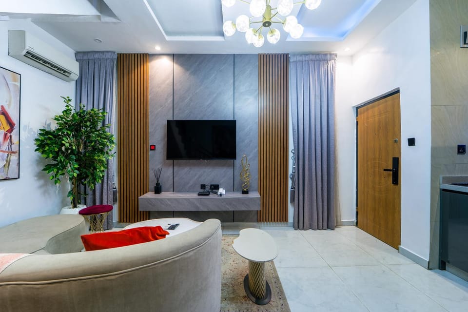 TV and multimedia, Living room, Seating area, Evening entertainment