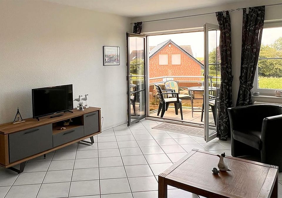 Communal lounge/ TV room, TV and multimedia, View (from property/room), Balcony/Terrace, Living room, Seating area, Evening entertainment