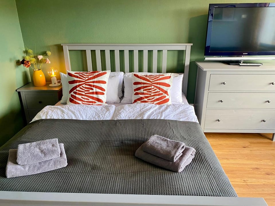 Bed, Photo of the whole room