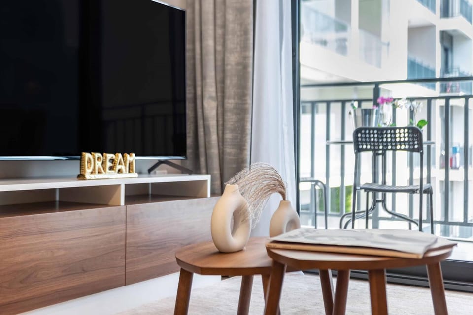 The Smart Concierge - Zada tower Apartment in Dubai
