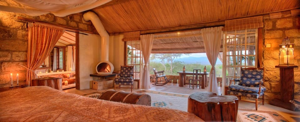 Bedroom, fireplace
