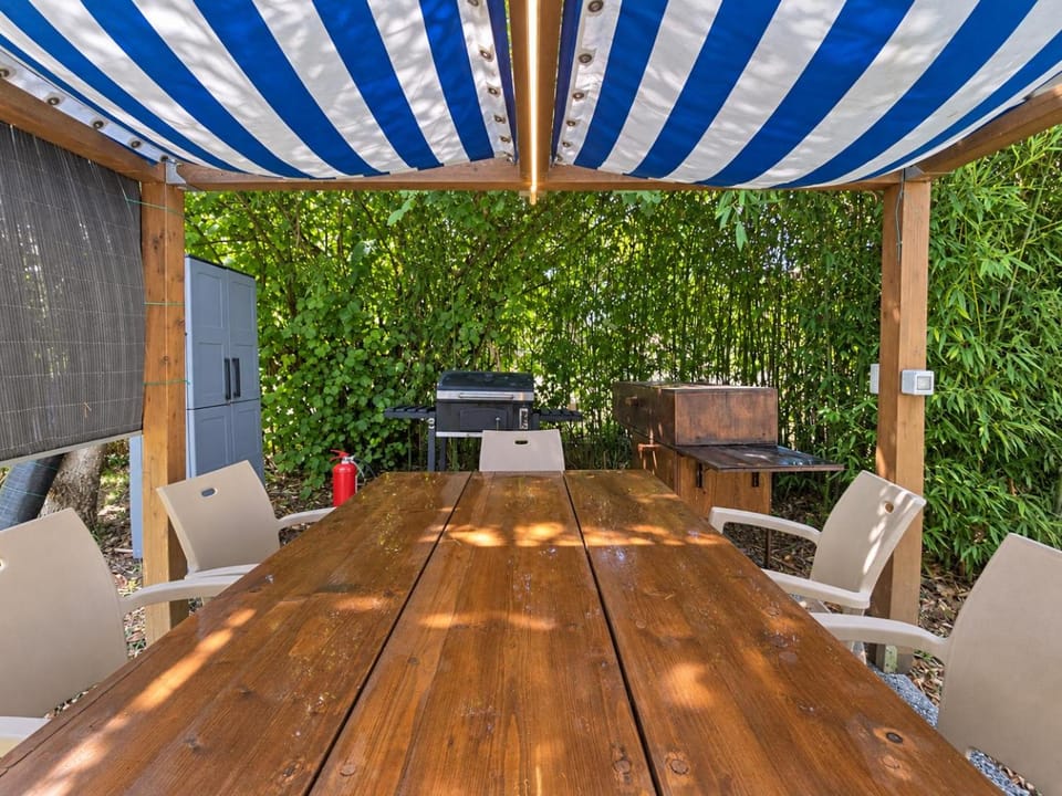 BBQ facilities, Garden