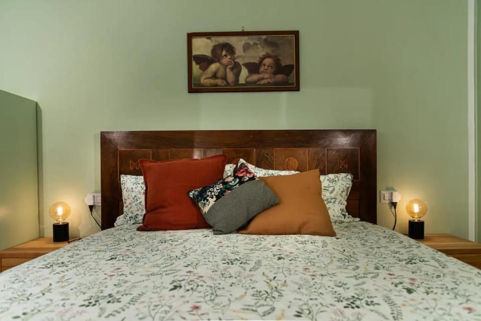Bed, Bedroom, air conditioner