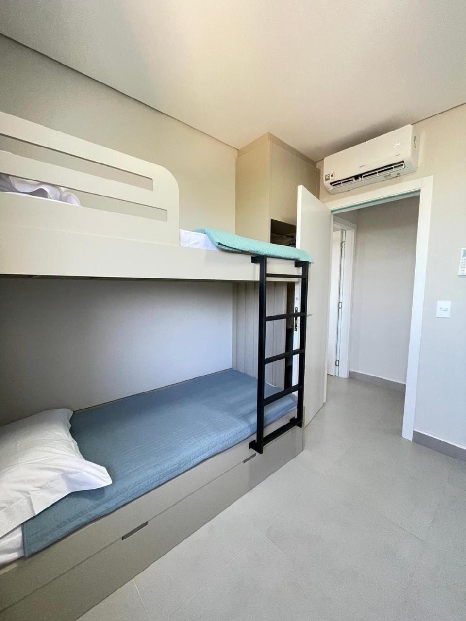 Photo of the whole room, Bedroom, bunk bed, wardrobe, air conditioner
