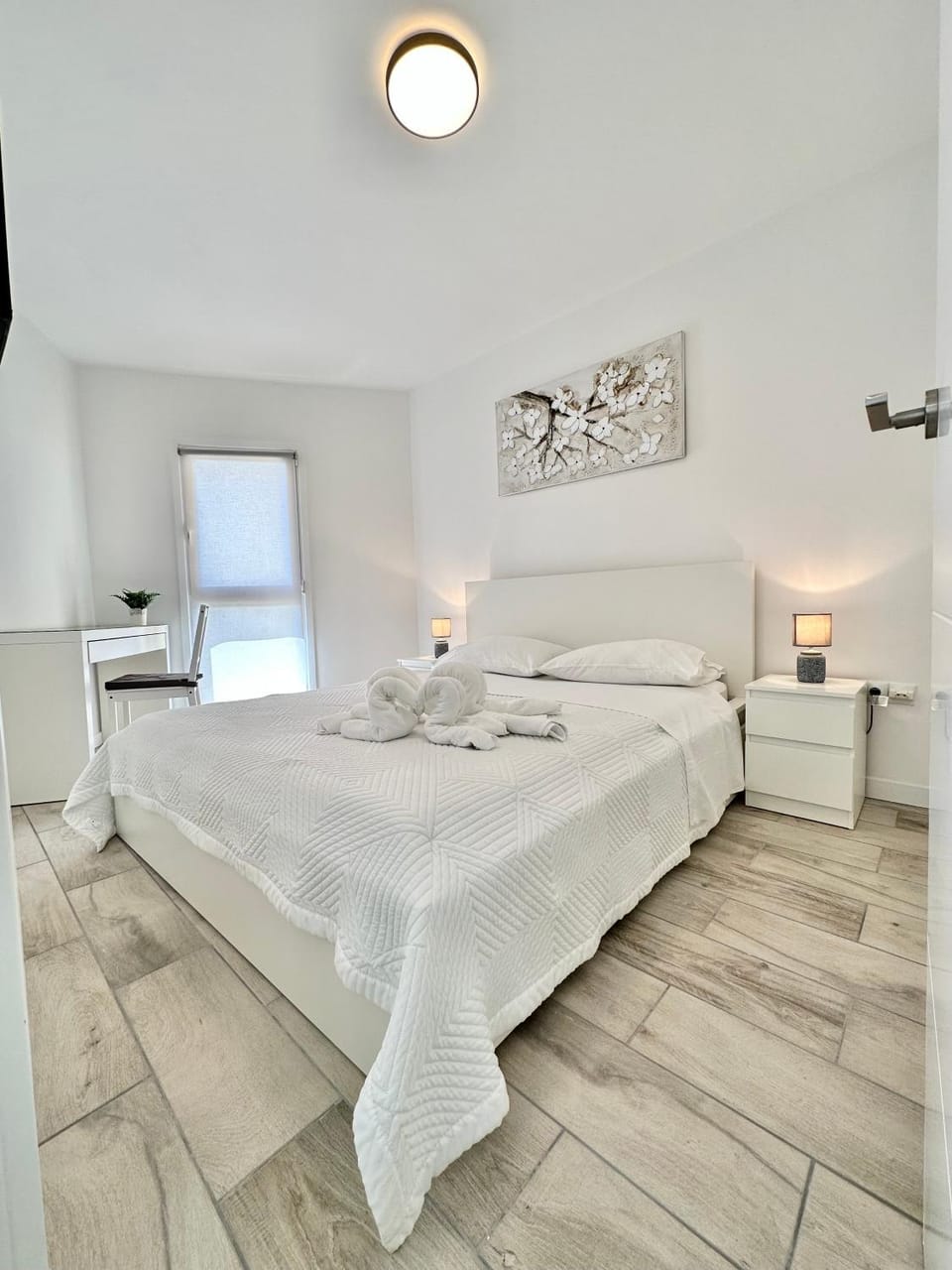 Bed, Seating area, Bedroom, towels