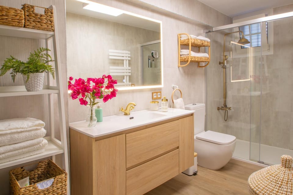 Bathroom, Living room