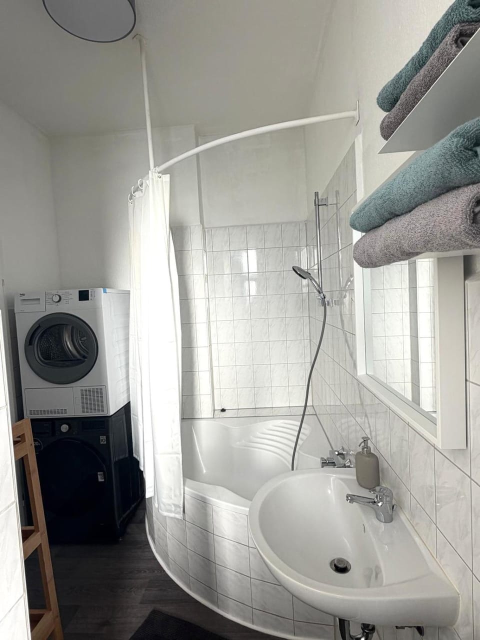 Bathroom, Bath, towels