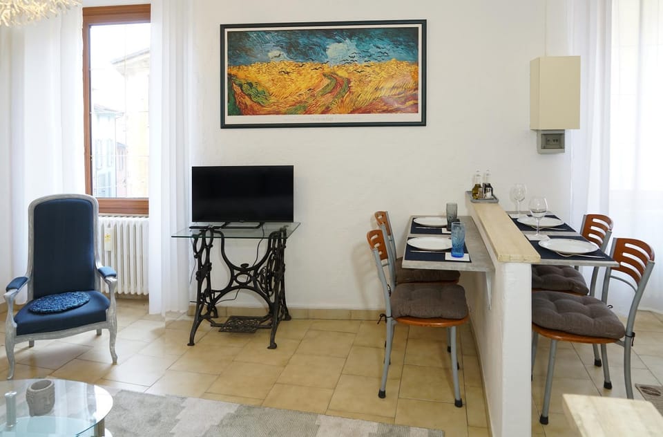 TV and multimedia, Dining area