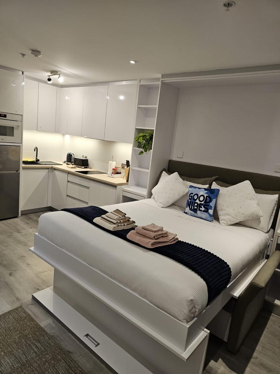 Bed, Kitchen or kitchenette