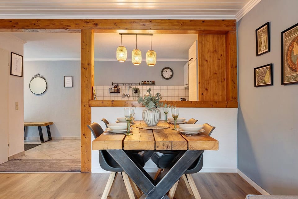 Property building, Kitchen or kitchenette, Living room