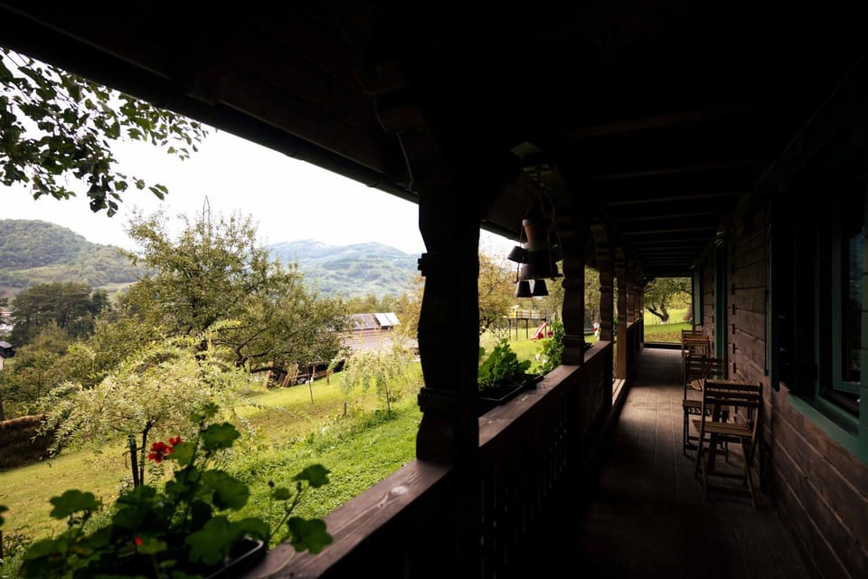 River Song Inn Bed and Breakfast in Romania