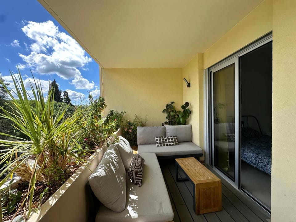 Patio, View (from property/room), Balcony/Terrace, Living room