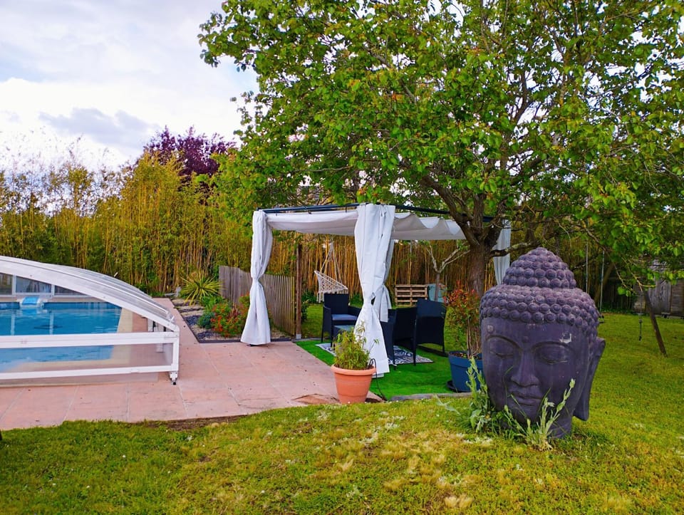 Maison de charme avec piscine en partage House in Pays de la Loire