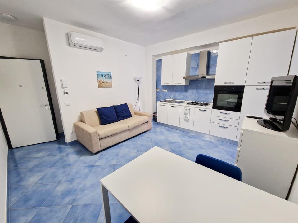 Kitchen or kitchenette, Living room, Dining area, air conditioner