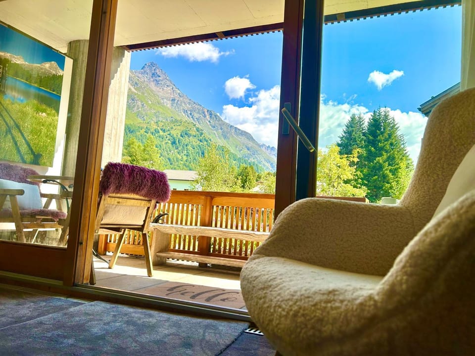 Natural landscape, Balcony/Terrace, Living room, Mountain view