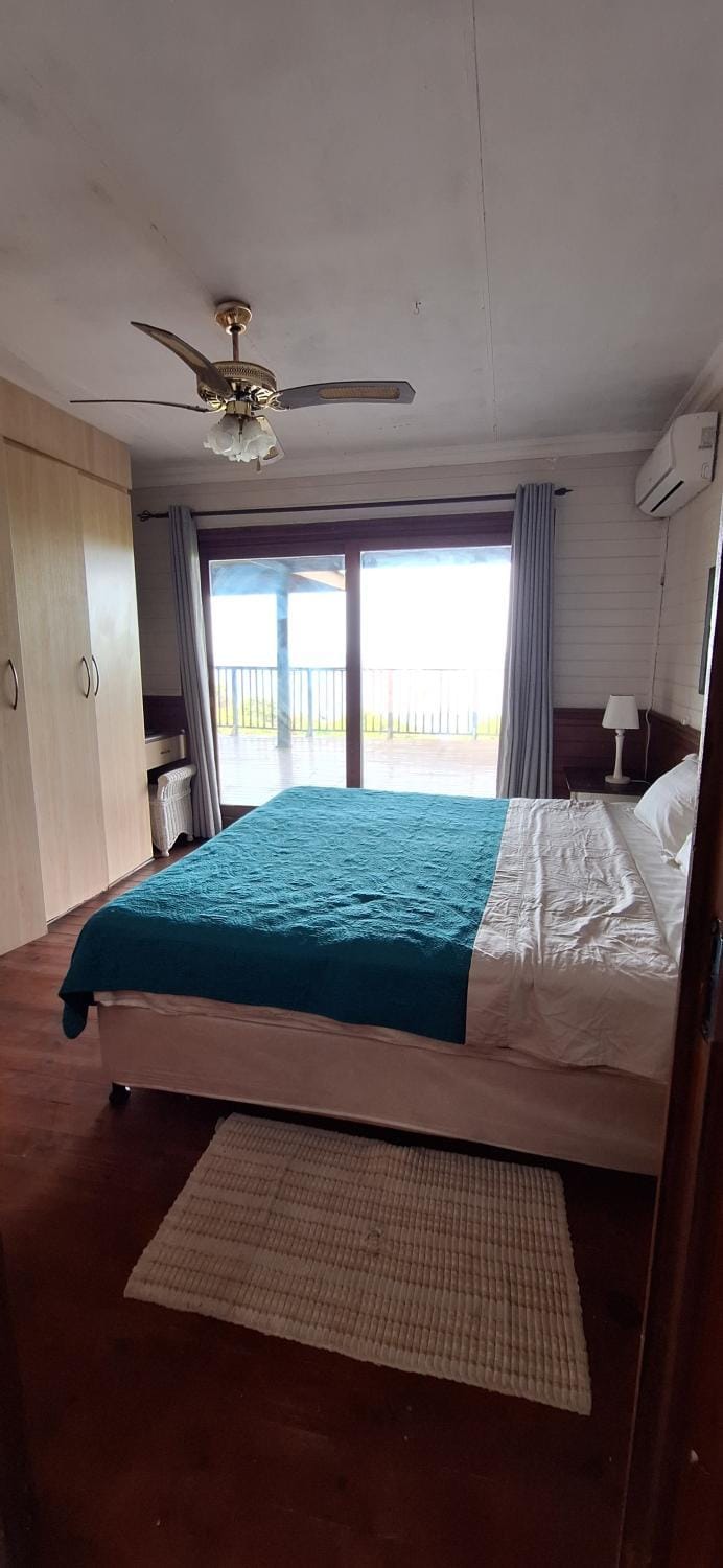 Seaview home, stone throw from beach House in KwaZulu-Natal