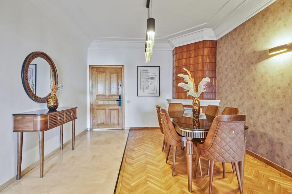 Spacious 2 Bed Flat with City Views and Free Parking Apartment in Casablanca