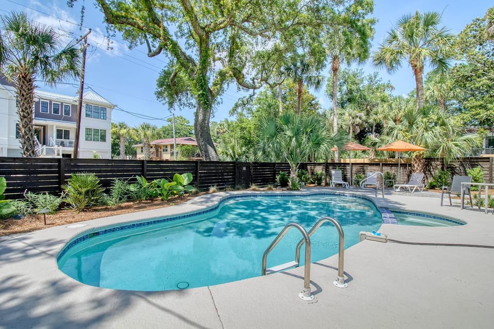 116 E Hudson - Heaven's Folly - Private Pool - Central Location House in Folly Beach