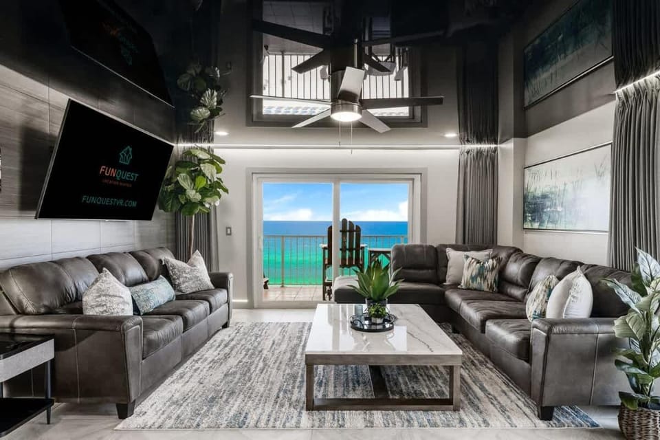 The Summit 1001 House in Upper Grand Lagoon