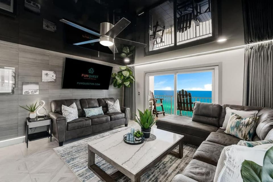 The Summit 1001 House in Upper Grand Lagoon