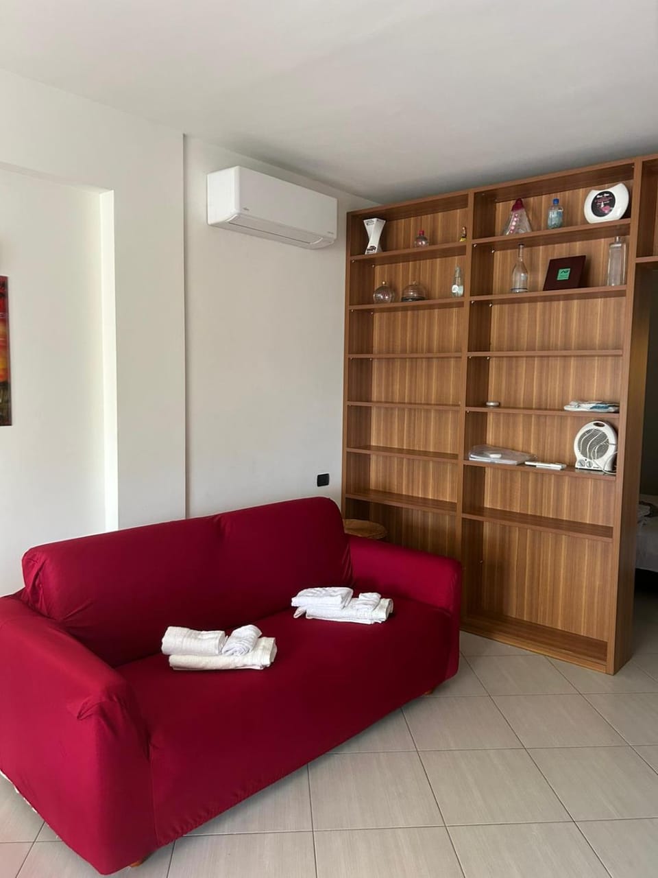 Bed, Living room