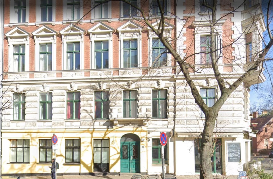 Property building, Location
