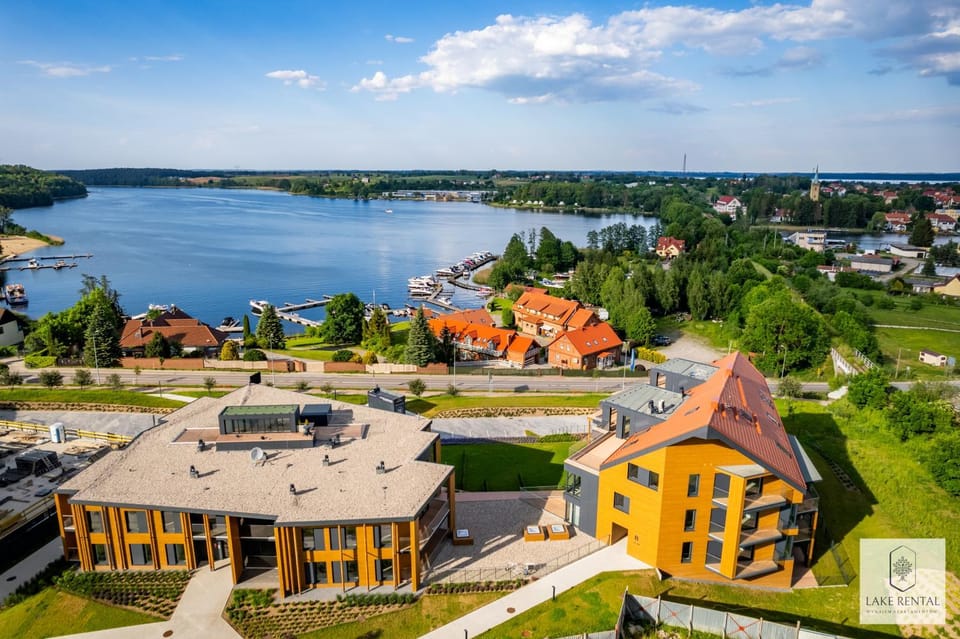 Lake view, Location