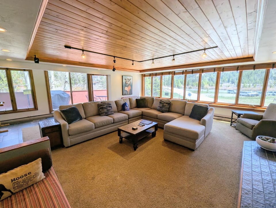 Day, Natural landscape, View (from property/room), Living room, Seating area, furniture